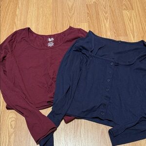 SO Women's Deep Burgundy and Navy Long Sleeve Cropped T-Shirt